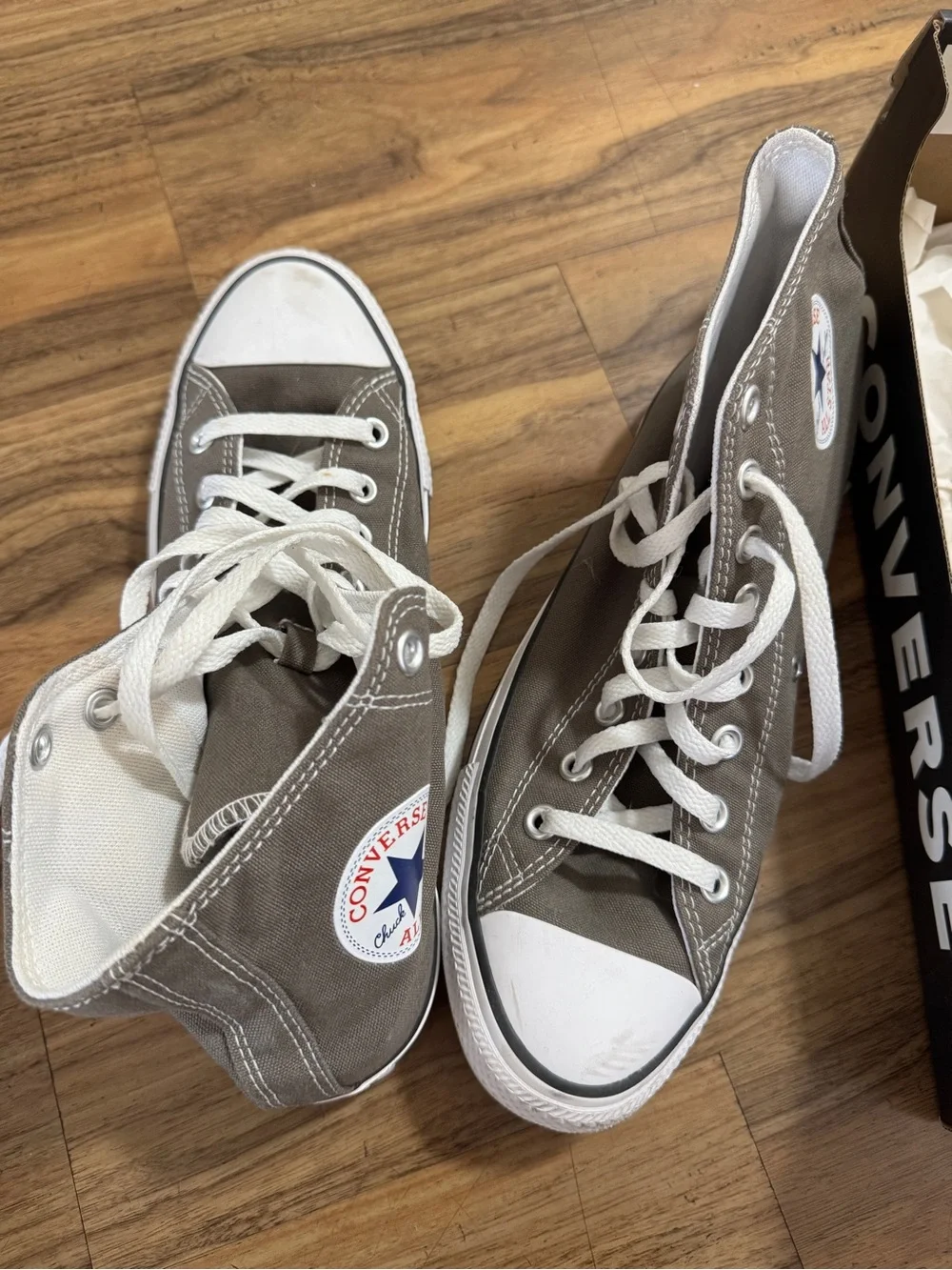 Converse Chuck Taylor Low Top Sneakers in Olive Green and White - Picture 3 of 3